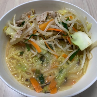 野菜たっぷり煮ラーメン